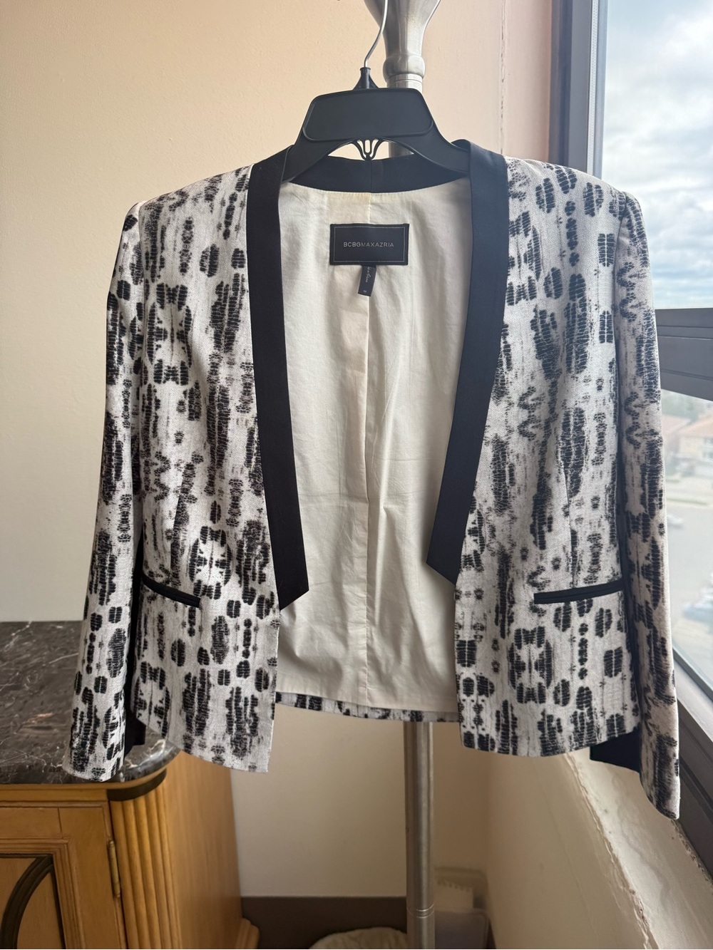 BCBGMAXAZRIA Black Cream Printed Open Front Blazer Jacket Size M